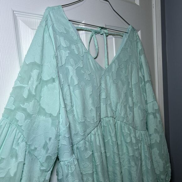 Lane Bryant Plus Size Floral Embossed Peplum Top Blouse Size 14/16 Sea Green - Picture 2 of 8